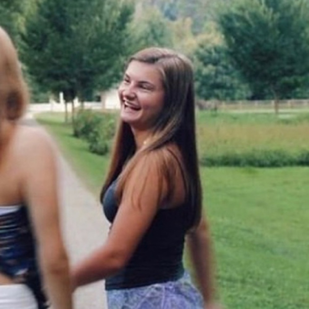 Meet your Posher, Nina